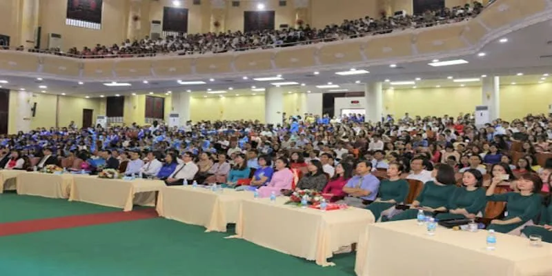 Chào mừng Lễ Trao Bằng Tốt Nghiệp tại trường Đại Học Khánh Hòa